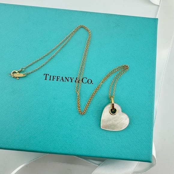 Retired Tiffany & Co. 18k  Mother of Pearl Heart Charm Necklace 16" - Picture 8 of 11
